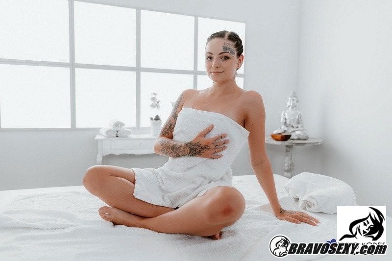 08-02-2026 - Nice tattoo model Quinn Diamond - Bravo Models Media CZ - NEWS BLOG and JOB BOARD - Bravo Models Media CZ